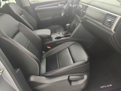 Used 2021 Volkswagen Atlas SE image 31