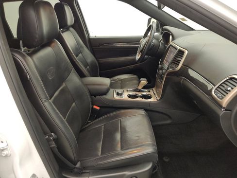 Used 2017 Jeep Grand Cherokee Overland w/ Jeep Active Safety Group image 21
