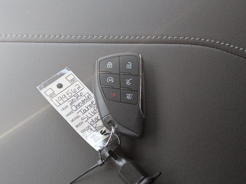 Used 2026 Chevrolet Tahoe Z71 w/ Comfort Package AWD/4WD image 44