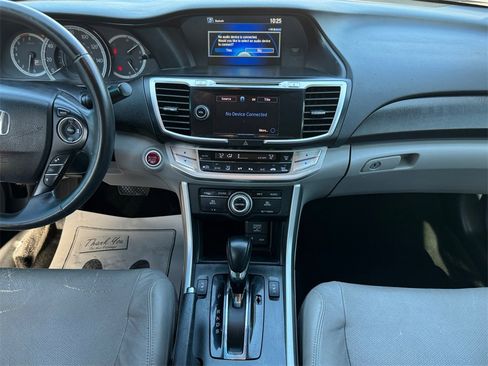 Used 2015 Honda Accord Touring image 16