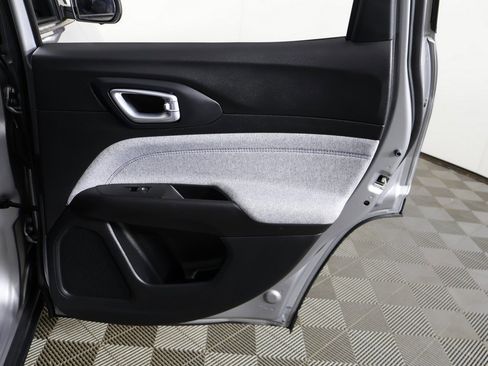 Used 2022 Jeep Compass Latitude w/ Convenience Group image 25