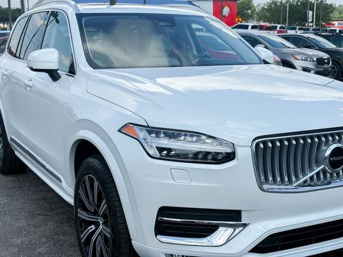 Used 2025 Volvo XC90 B5 Core AWD/4WD image 3