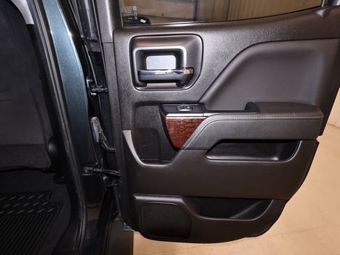 Used 2019 GMC Sierra 1500 SLE w/ SLE Value Package AWD/4WD image 16