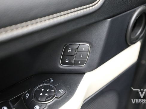 Used 2019 Ford Expedition Platinum image 19