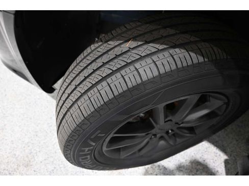Used 2015 Dodge Grand Caravan SXT FWD image 11
