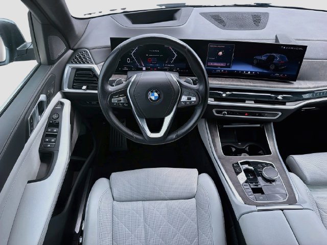 Used 2025 BMW X5 xDrive40i AWD/4WD image 17