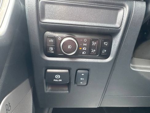 Used 2025 Ford F150 Lariat w/ Equipment Group 502A High AWD/4WD image 17