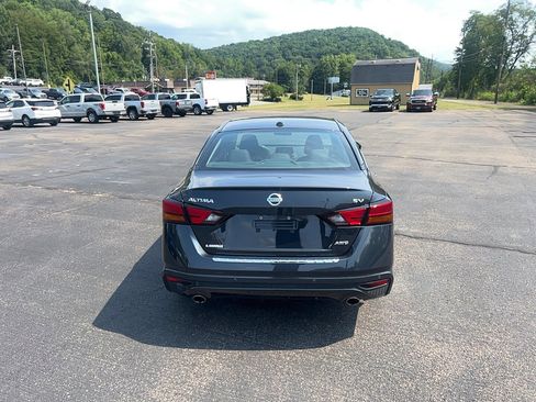 Used 2022 Nissan Altima 2.5 SV w/ SV Premium Package image 6