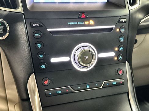 Used 2019 Ford Edge Titanium AWD/4WD image 21