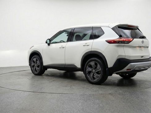 Used 2025 Nissan Rogue SV FWD image 6