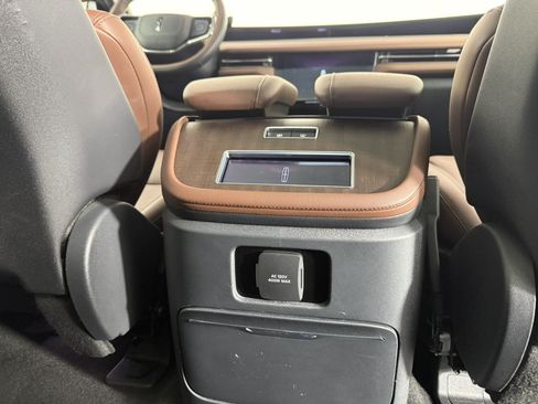 Used 2025 Lincoln Navigator Reserve AWD/4WD image 15