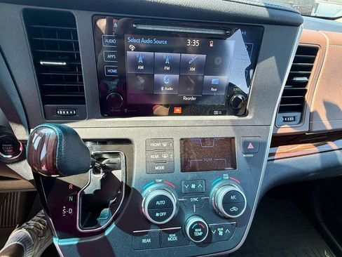 Used 2015 Toyota Sienna Limited Premium AWD/4WD image 11