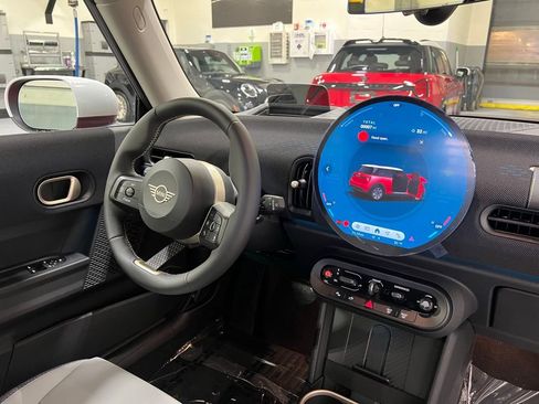 Certified 2025 MINI Cooper S image 25