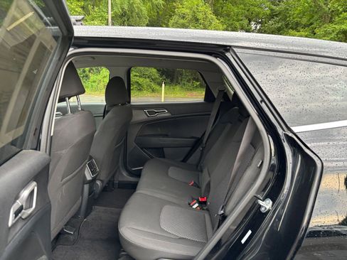 Used 2025 Kia Sportage LX FWD image 24