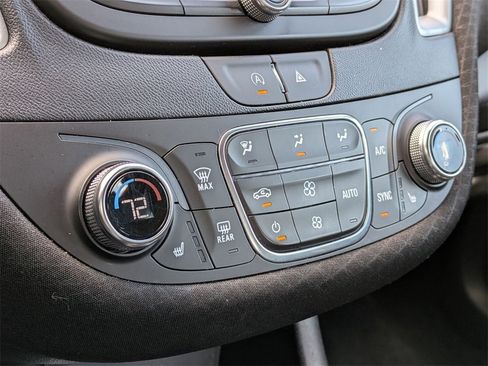 Used 2023 Chevrolet Malibu LT image 21