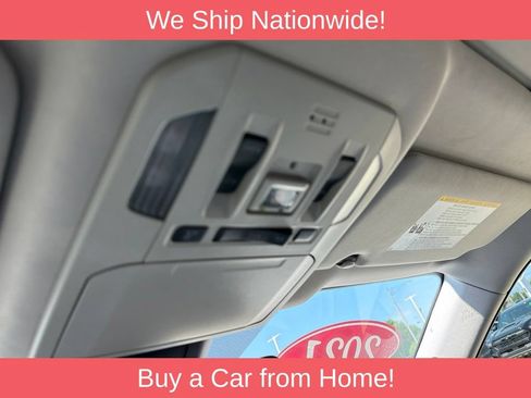 Used 2021 Toyota Highlander XLE AWD/4WD image 23