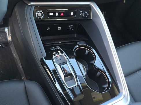 Used 2025 Audi Q5 Premium w/ Convenience Package AWD/4WD image 28