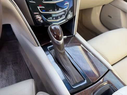 Used 2013 Cadillac XTS Premium image 33