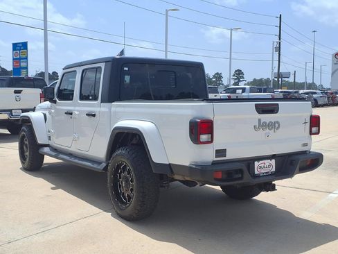 Used 2023 Jeep Gladiator Overland w/ Popular Equipment Package AWD/4WD image 2