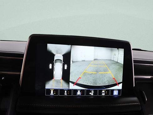 Used 2024 GMC Yukon XL SLT w/ SLT Premium Package AWD/4WD image 13