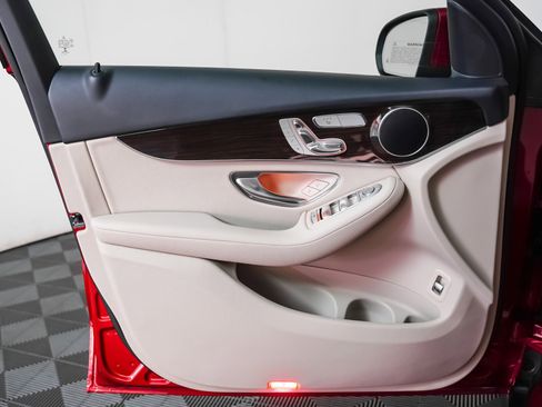 Certified 2021 Mercedes-Benz GLC 300 image 23