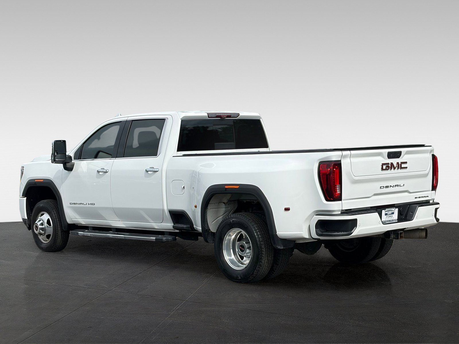 Used 2021 GMC Sierra 3500 Denali w/ Denali Ultimate Package AWD/4WD image 7