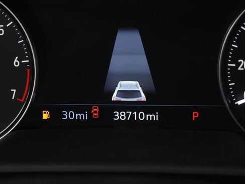 Used 2023 Buick Envision Essence FWD image 33