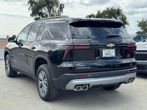 New 2026 Chevrolet Traverse LT w/ Driver Confidence Package FWD image 3