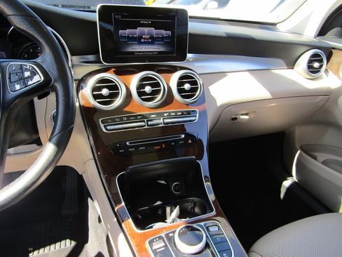 Used 2017 Mercedes-Benz GLC 300 image 12