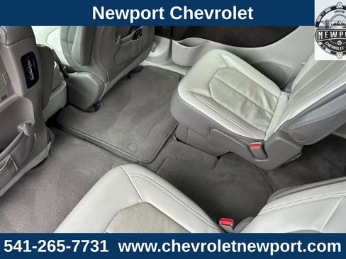 Used 2018 Chrysler Pacifica Touring-L Plus image 13