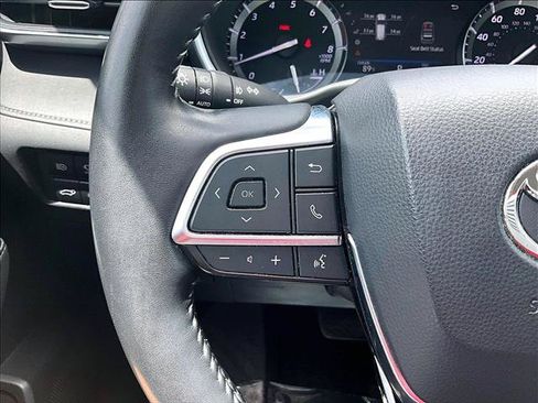 Used 2020 Toyota Highlander Limited FWD image 20