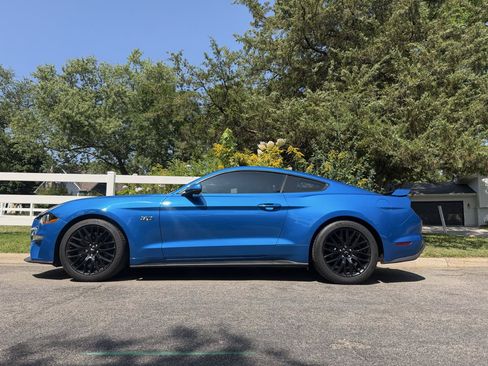 Used 2019 Ford Mustang GT Premium w/ GT Performance Package RWD image 2