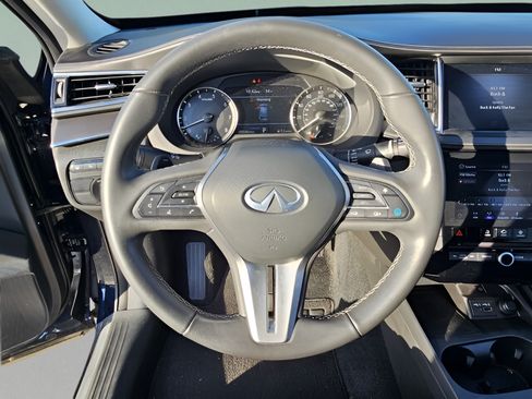Used 2023 INFINITI QX50 Luxe FWD image 21