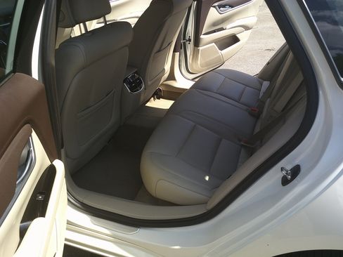 Used 2014 Cadillac XTS FWD image 12