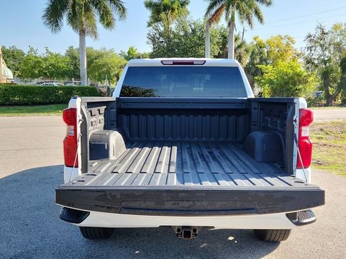 Certified 2022 Chevrolet Silverado 1500 Custom RWD image 5