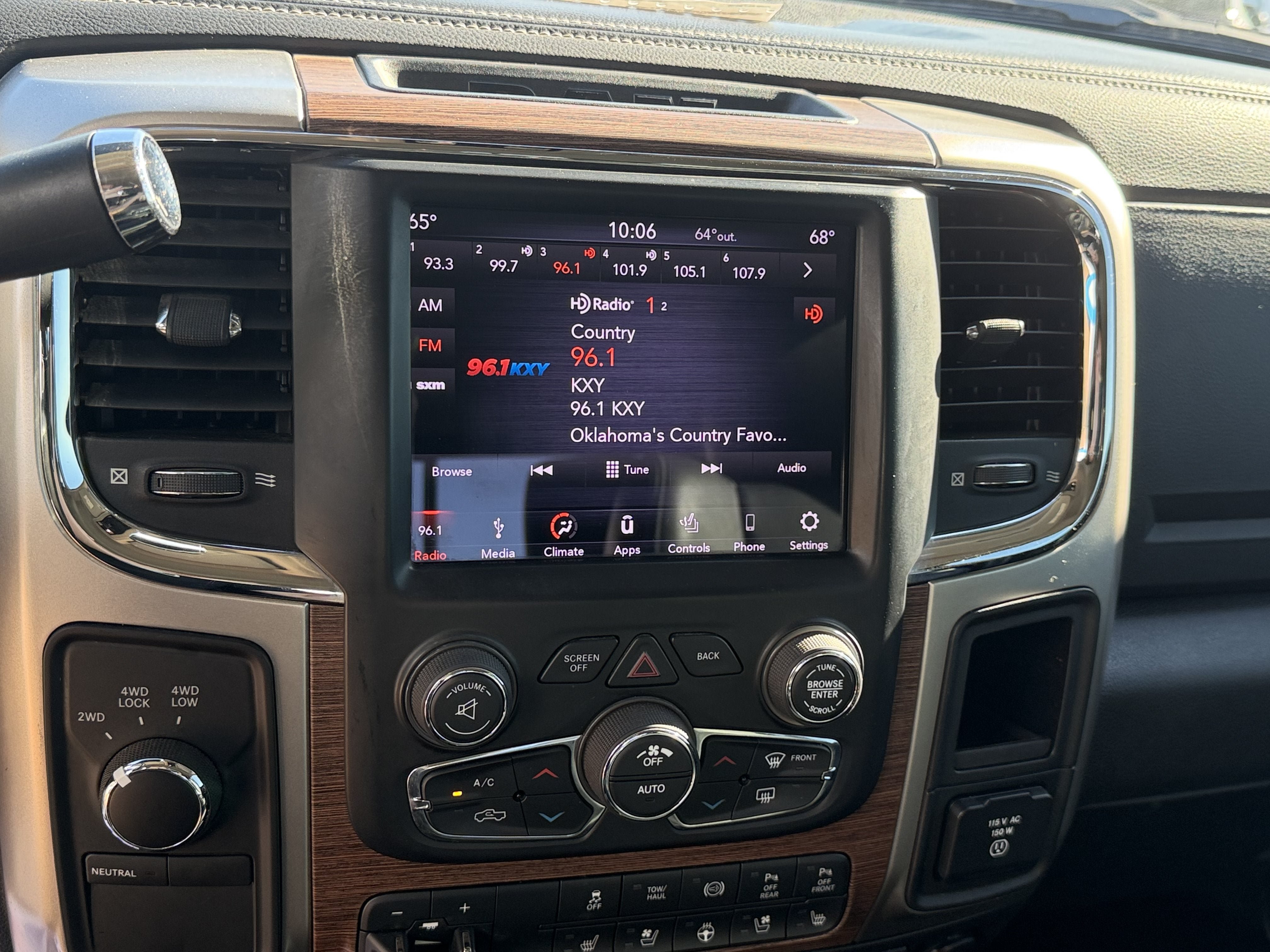 Used 2018 RAM 2500 Laramie AWD/4WD image 25