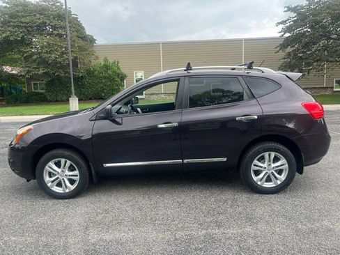 Used 2015 Nissan Rogue S w/ Convenience Package AWD/4WD image 4