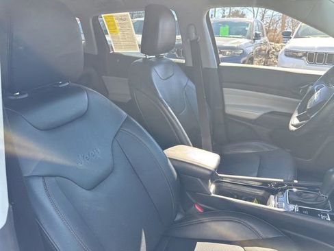 Certified 2022 Jeep Compass Limited image 13