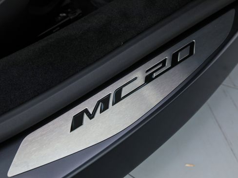 Certified 2022 Maserati MC20 Coupe RWD image 24