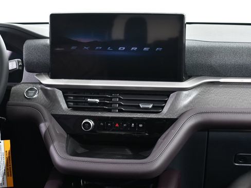 New 2026 Ford Explorer Platinum w/ LUX Leather Package image 9