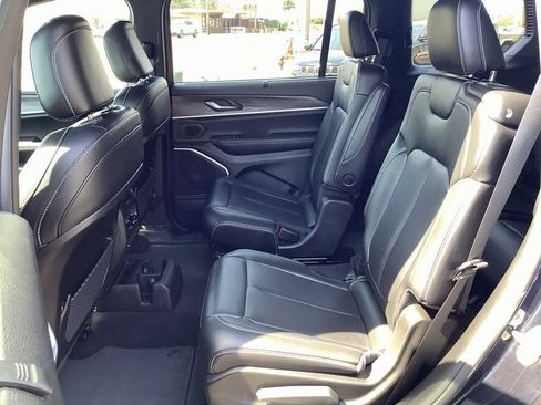 Used 2024 Jeep Grand Cherokee L Limited w/ Luxury Tech Group II image 28