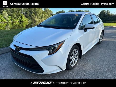Used 2025 Toyota Corolla LE FWD image 1