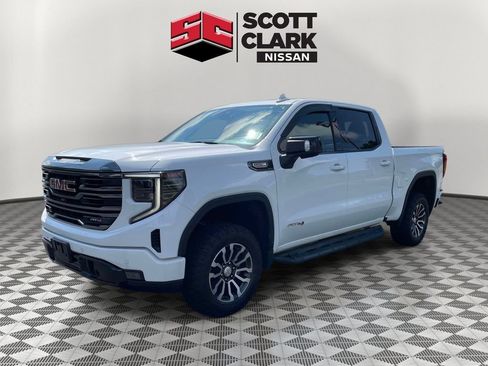 Used 2022 GMC Sierra 1500 AT4 w/ AT4 Premium Package AWD/4WD image 3