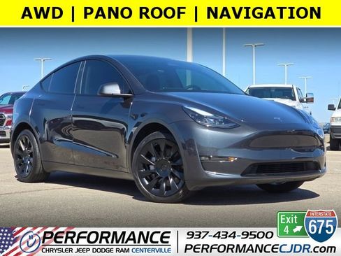 Used 2024 Tesla Model Y Long Range AWD/4WD image 1
