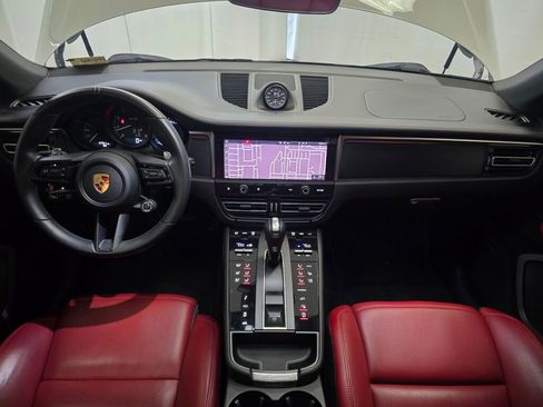 Certified 2024 Porsche Macan GTS image 18