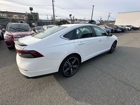 Used 2024 Honda Accord Sport image 7