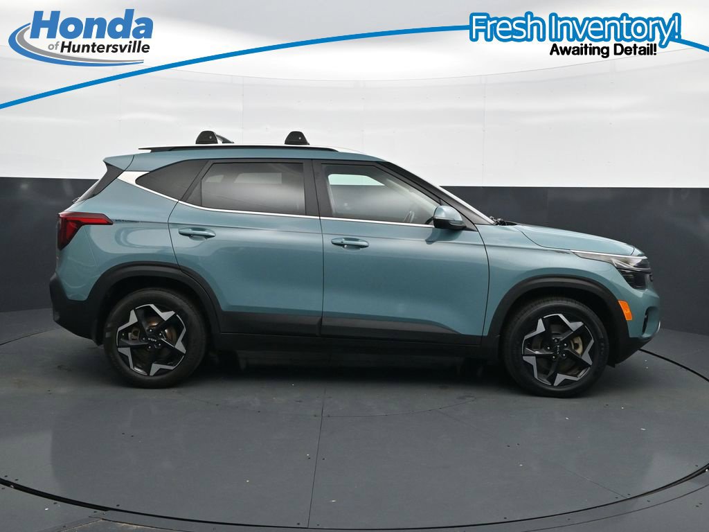 Used 2025 Kia Seltos EX AWD/4WD image 11