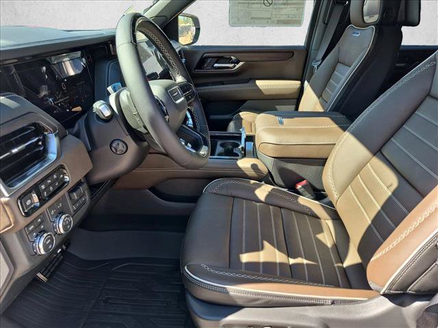 New 2027 GMC Yukon XL Denali Ultimate w/ LPO, Illumination Package AWD/4WD image 4
