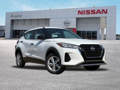 New 2025 Nissan Kicks Play S