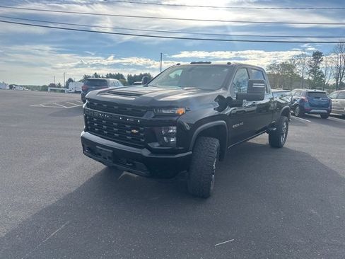 Used 2023 Chevrolet Silverado 2500 Custom w/ Custom Convenience Package image 4